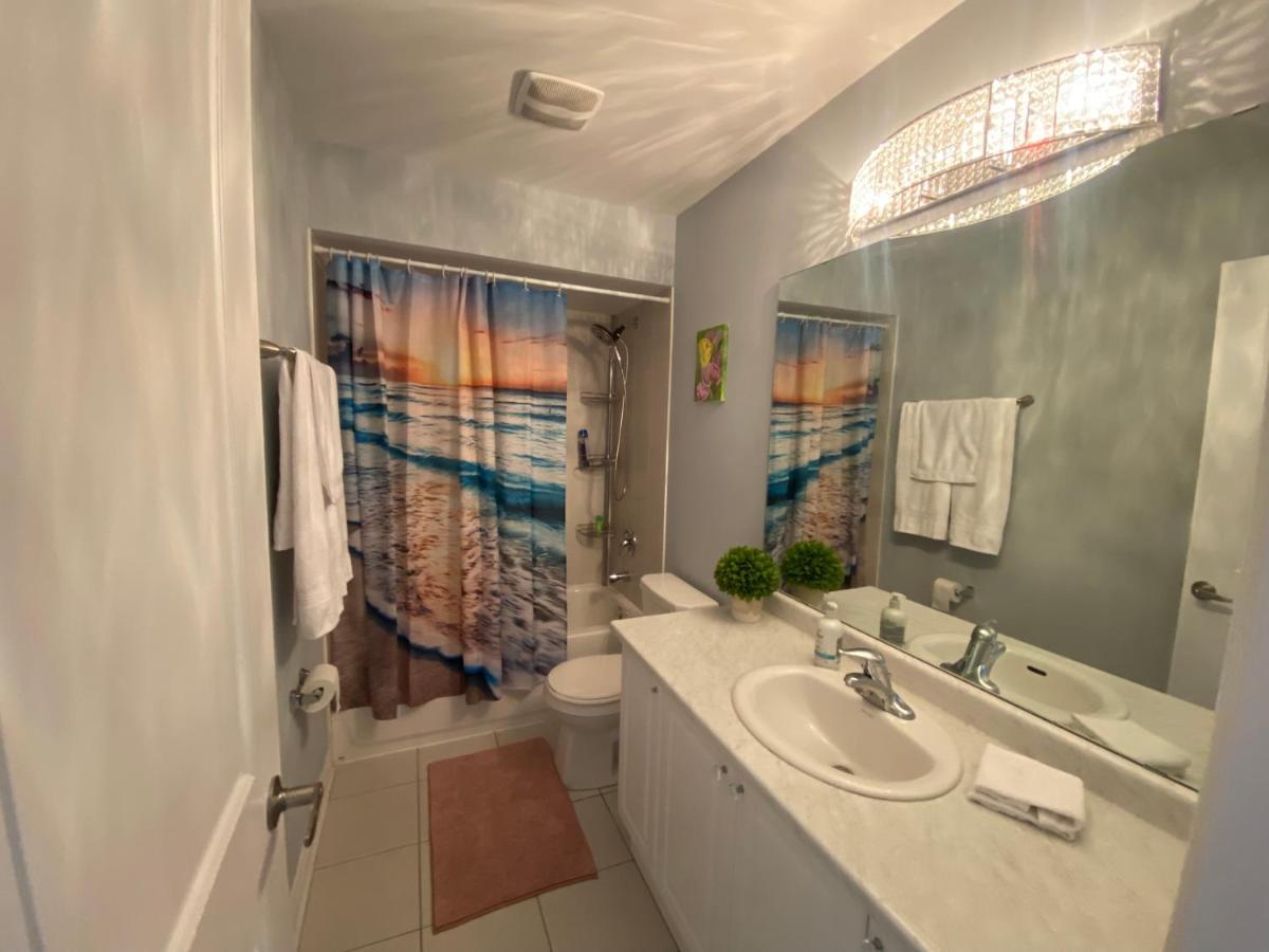 2 Bedroom With 2 Ensuites Unit In Richmond Hill Exterior photo